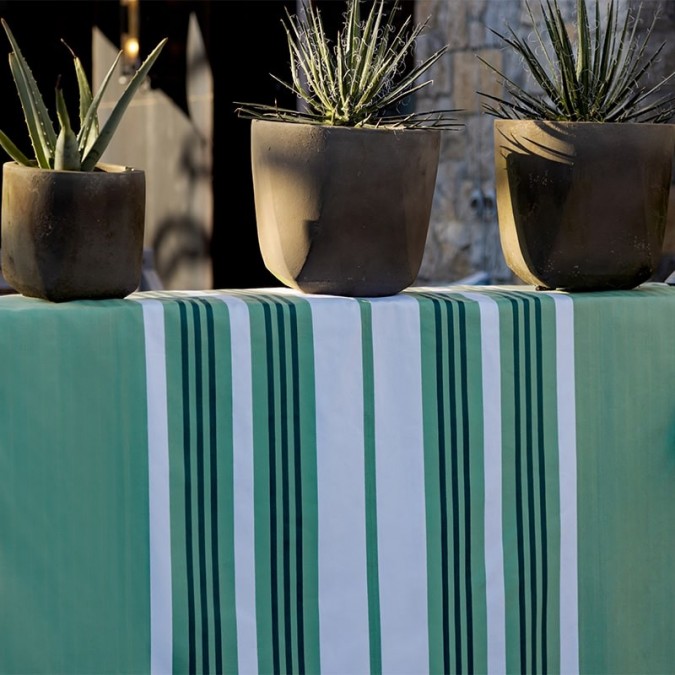 Tissu enduit au mètre vert et blanc à rayures