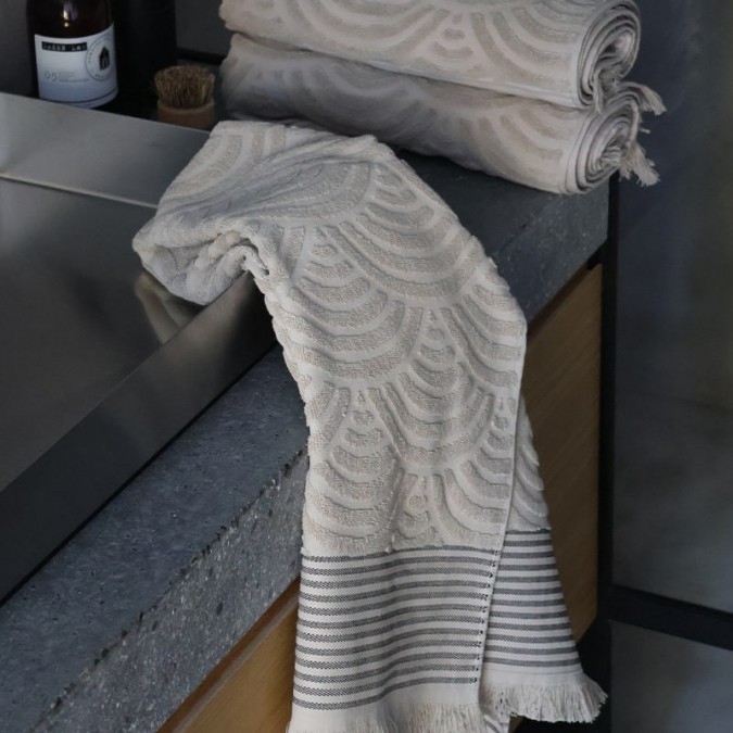 Beige and black bath towel 100% cotton Oeko-Tex quality