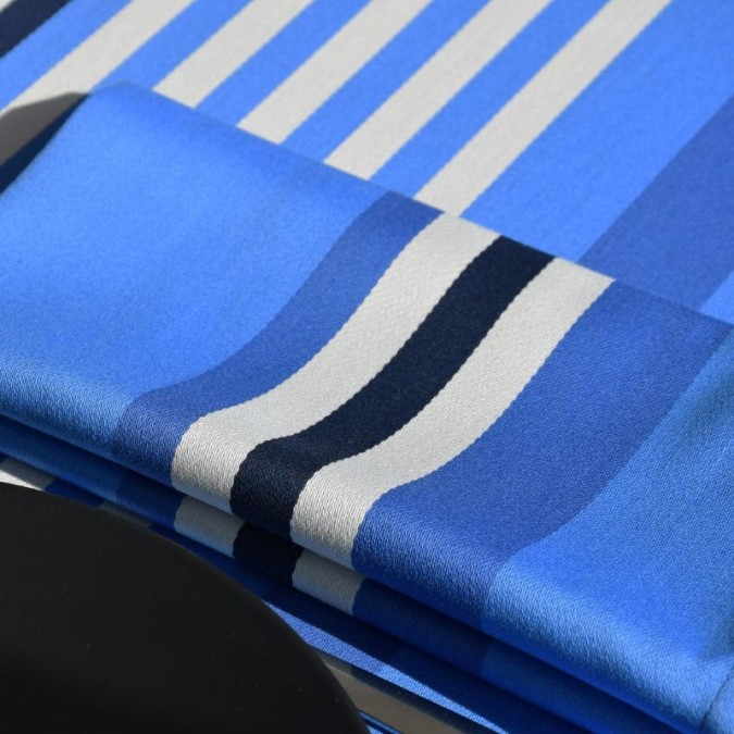 Serviette de table en coton avec rayures bleues élégantes