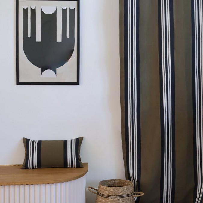 Housse de coussin Aya Kaki en lin et coton avec traitement téflon