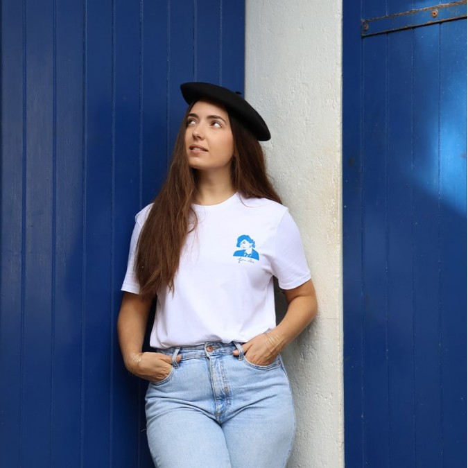 Tee-shirt blanc et bleu en tissage Jersey