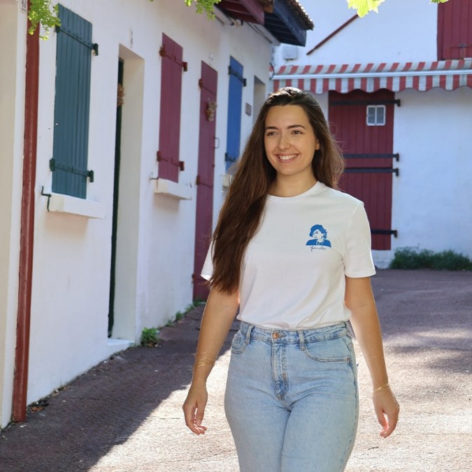 Tee-shirt Artxiboak modèle femme élégant de couleur blanche et bleu