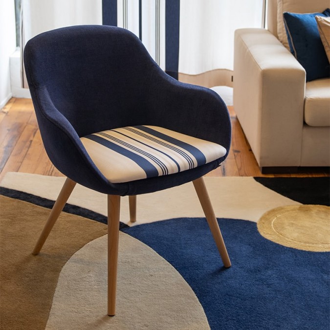 Sillón Azal Itsaso en delicado azul marino