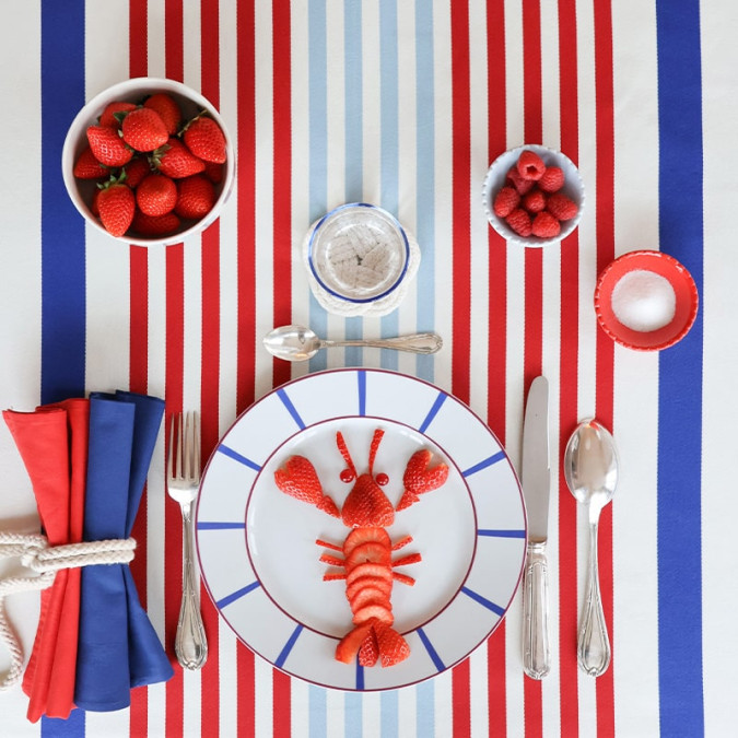 Nappe 100% coton à rayures basques tricolores style marinière