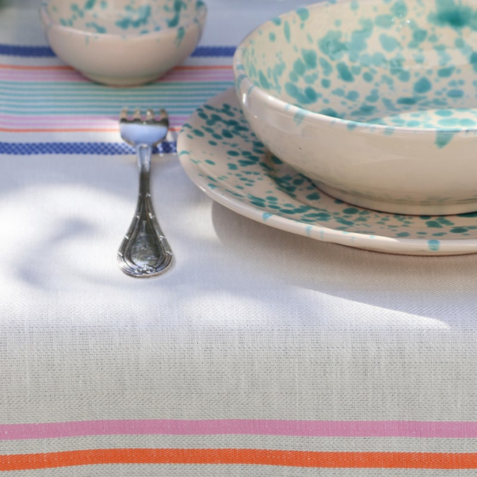chemin de table raffiné à rayures pastel orange, rose, bleu, vert en lin et coton