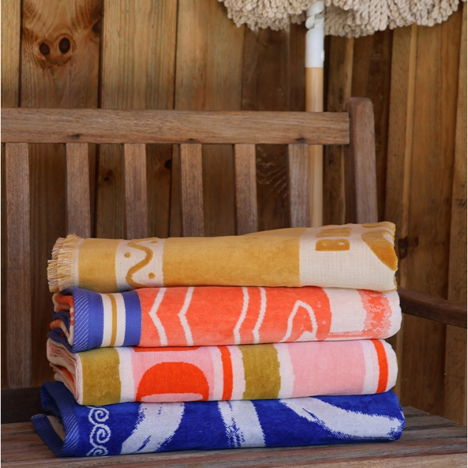 Soft and comfortable 100% cotton beach towel
