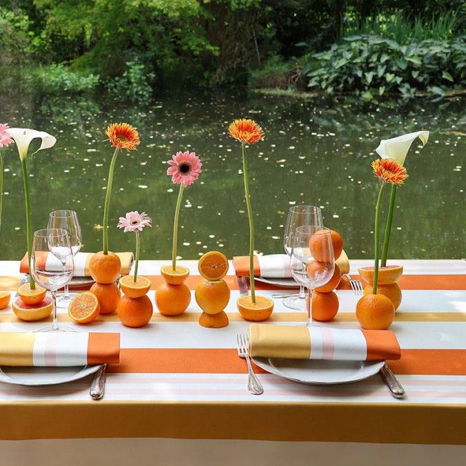 Mantel naranja, amarillo y rosa con rayas vascas y contemporáneas