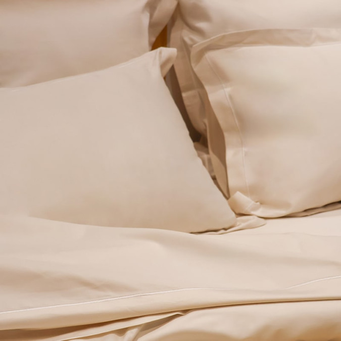 Taie d'oreiller 100% satin de coton haute qualité couleur beige unie et blanc
