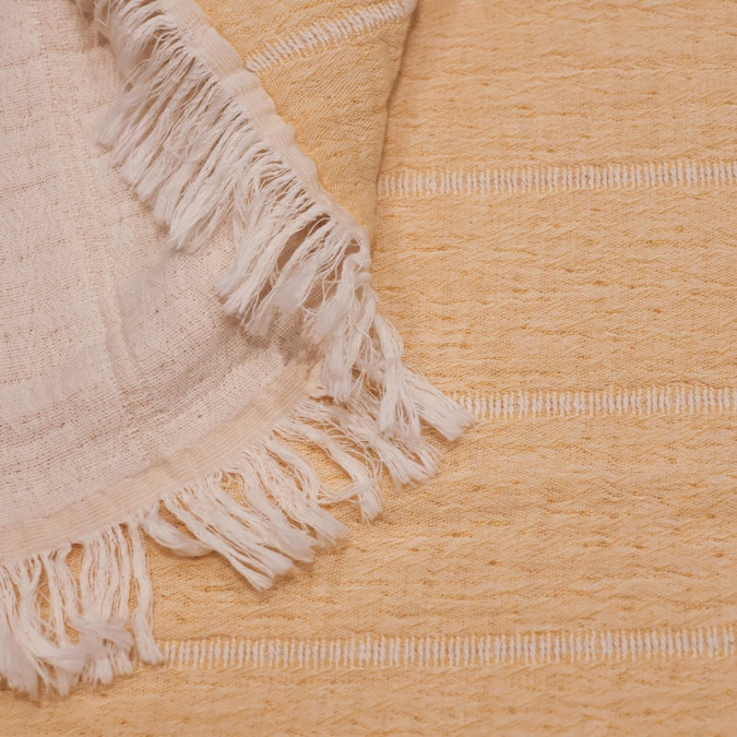 Plaid jaune en coton doux avec franges pour décoration salon de demi saison