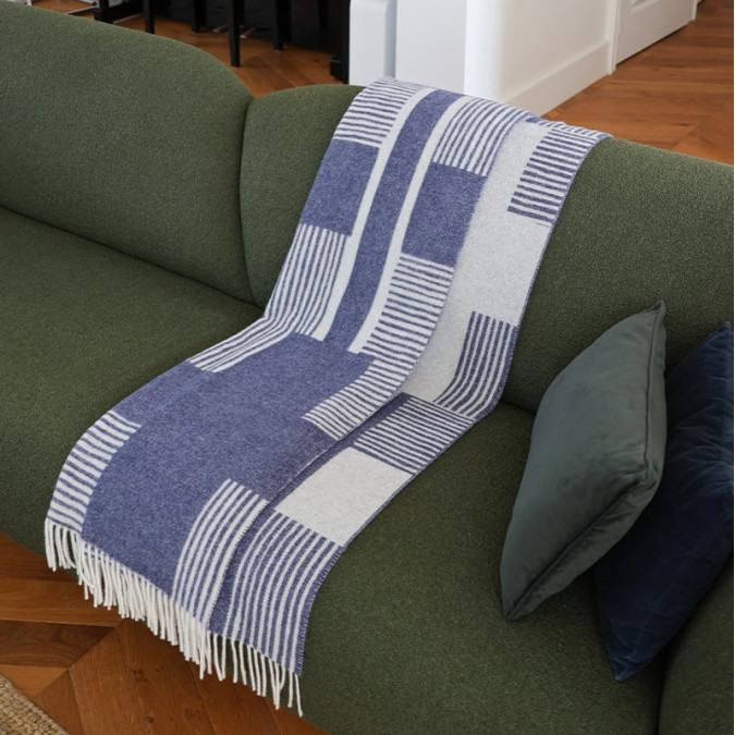 Goxo Lauza Sky Blue throw in Jacquard-woven wool and cashmere