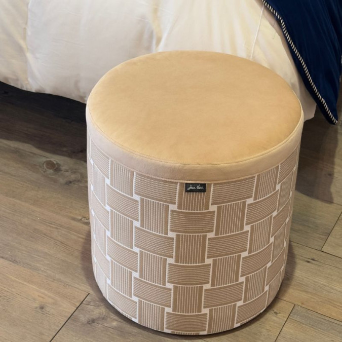 Pouf en velours et tissage Jacquard décoration salon élégante Pouf en velours et tissage Jacquard décoration salon élégante