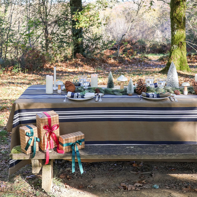 Aya Kaki tablecloth in high quality linen and combed cotton