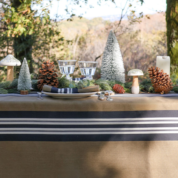 Aya Kaki tablecloth in high quality linen and combed cotton