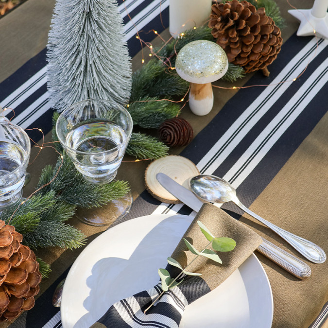 Aya Kaki tablecloth in high quality linen and combed cotton