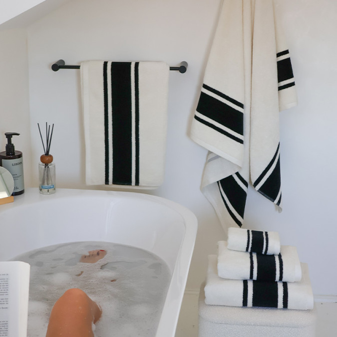 Plaza Ecru/Black cotton shower towel worthy of luxury hotels