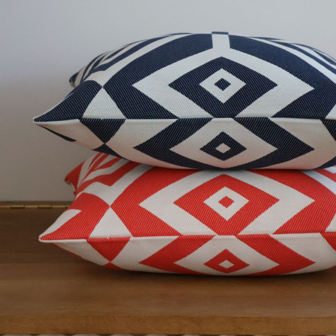 Artez Encre cushion cover in cotton with a high-end jacquard woven