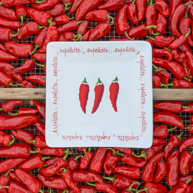 Plat Carre Piments Blanc en faïence