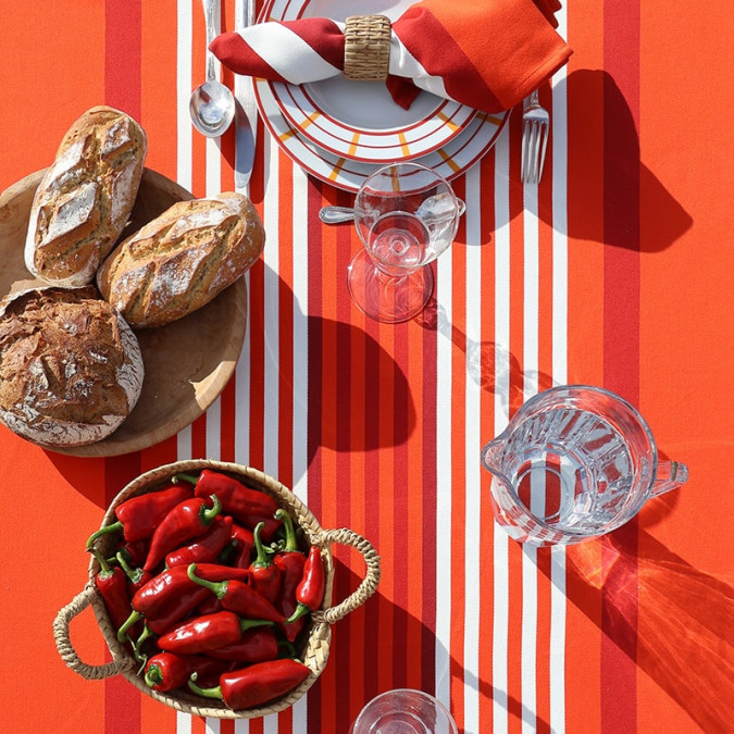 White and red cotton fabric by the metre for custom-made tablecloths