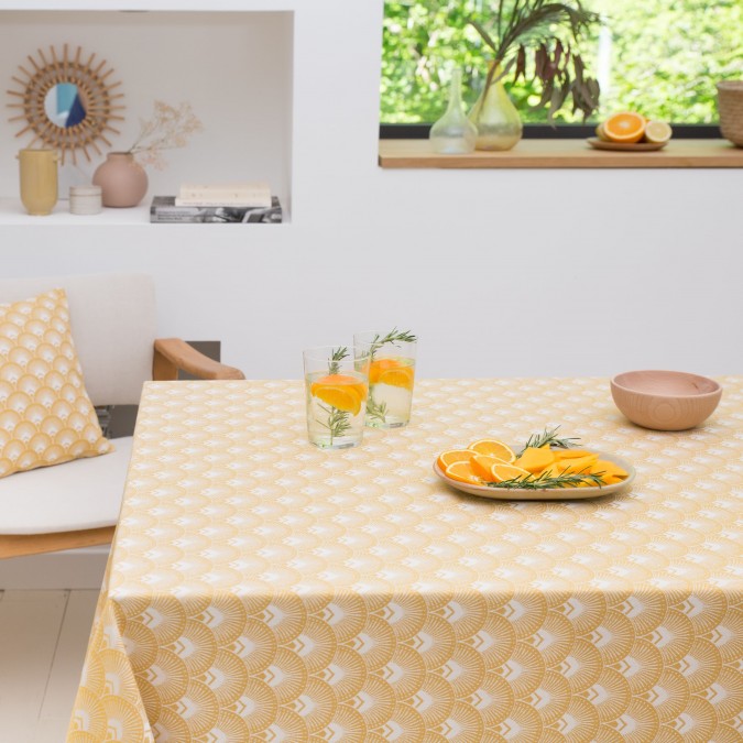 Nappe de table aux motifs ramages et couleur mangue