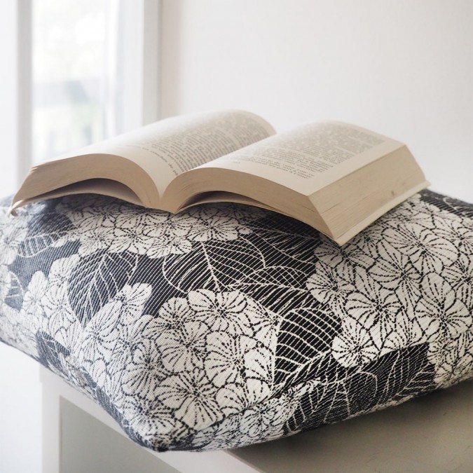 Funda de cojín Bilbatu Hydrangeas tejido jacquard