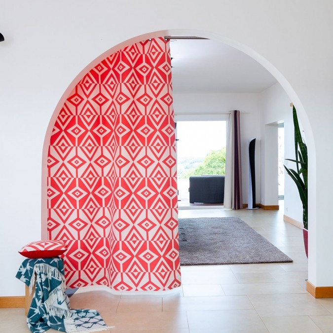 Cortina Artez en tejido Jacquard rojo