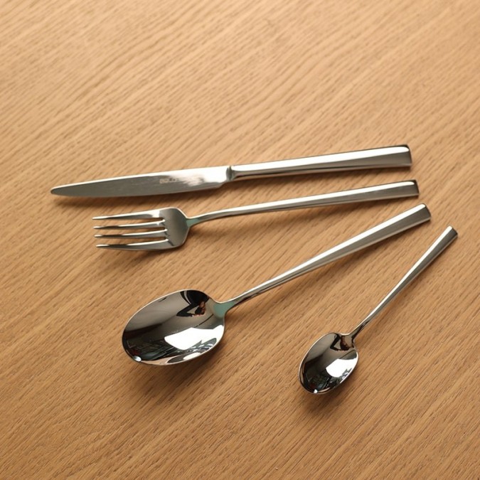 Set de 24 couverts en Inox Eclipse Noir