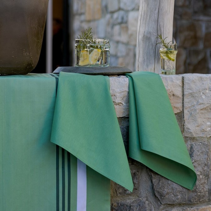 Serviette de table vert unie en coton haut de gamme